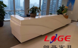 在選購(gòu)公司接待臺(tái)的時(shí)候我們應(yīng)該注意一些什么？