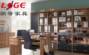 關(guān)于實木辦公桌的優(yōu)點您了解多少呢？